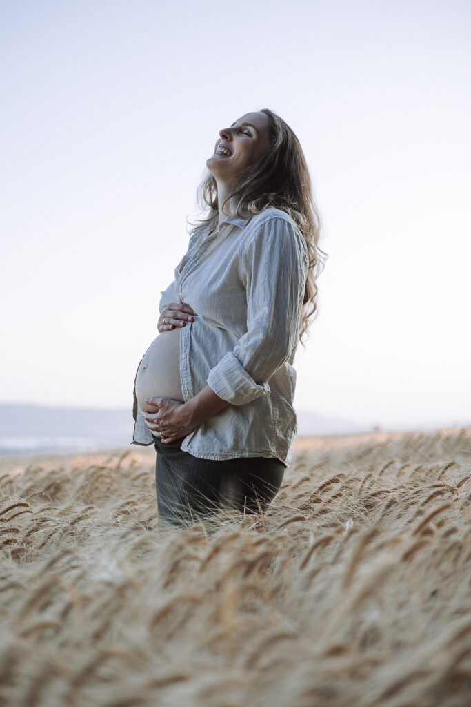 babybauchfoto-bodensee-radolfzell-schwangerschaftsfotos-feld