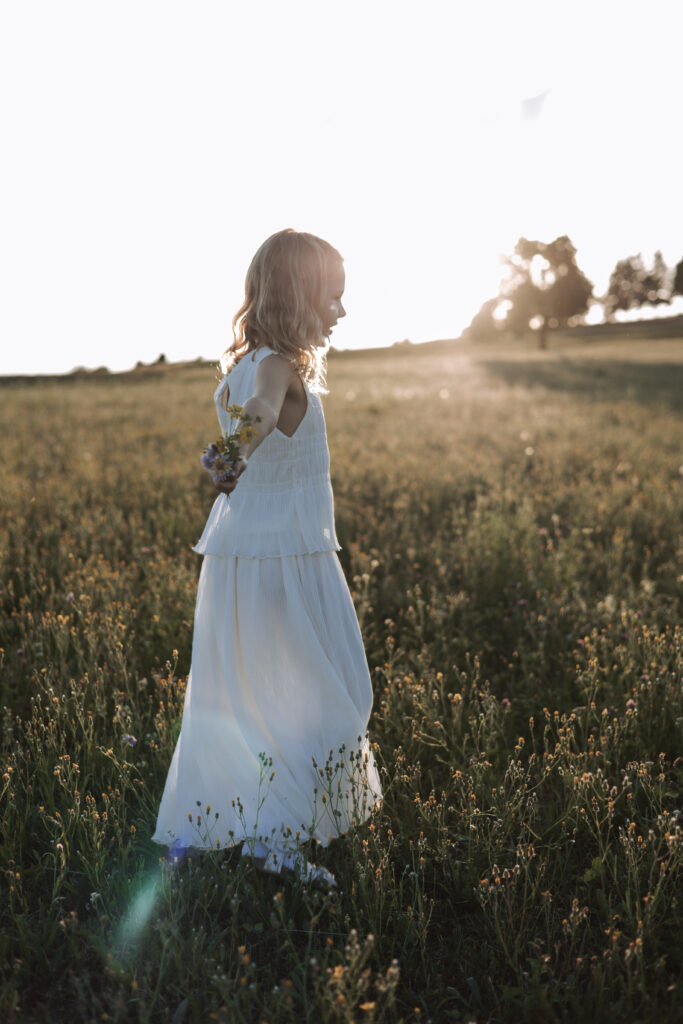 fotograf-stockach-radolfzell-bodensee-blumenwiese-familienfotografie