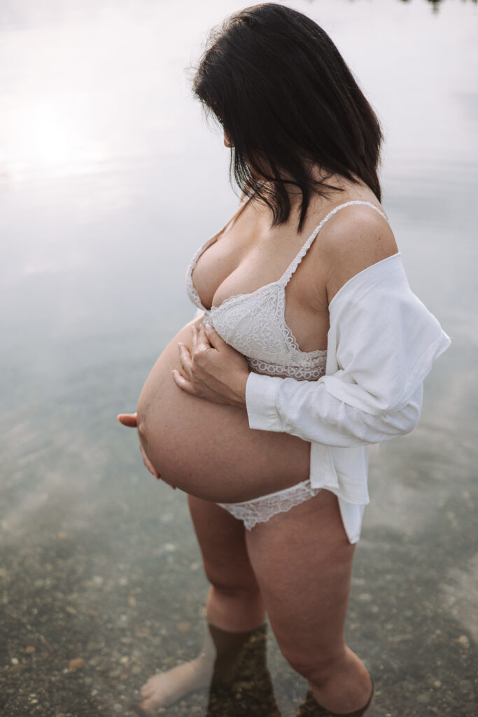 fotograf-stockach-bodensee-radolfzel-babybauchl-schwangerschaftsshooting-fotografin