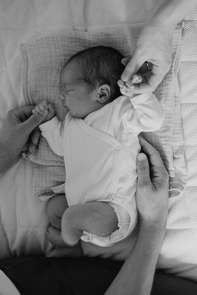 fotograf-stockach-radolfzell-bodensee-neugeborenenfotografie-newborn-homestory-familienfotograf