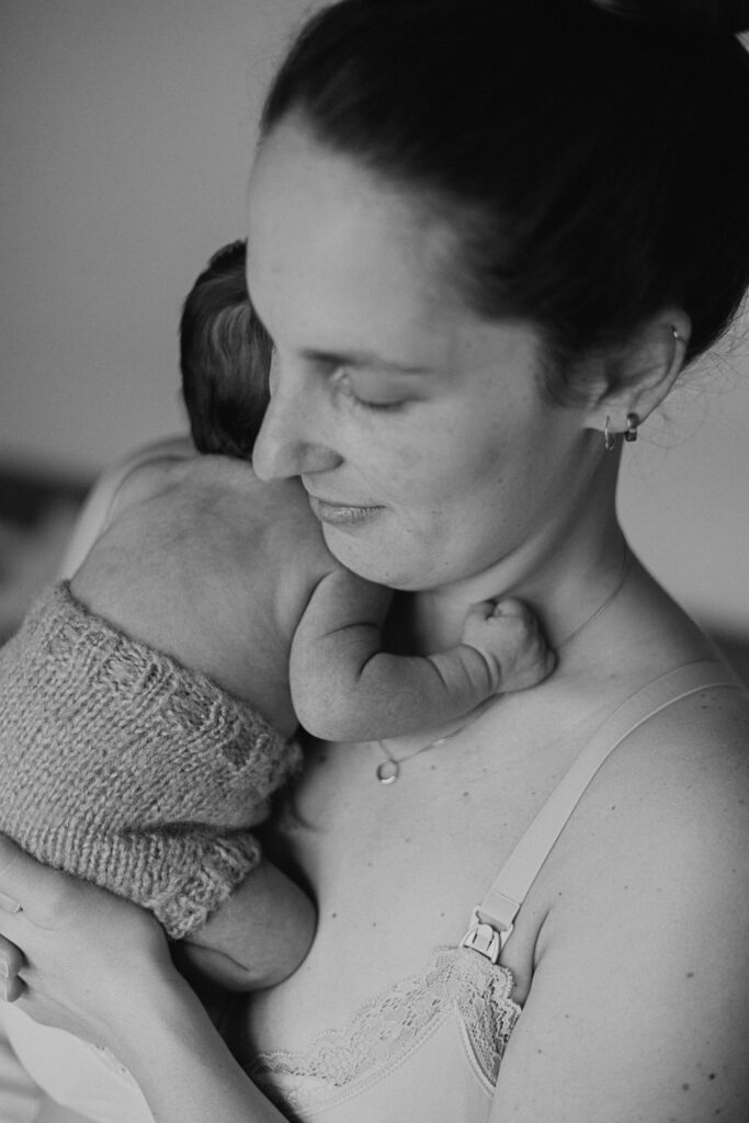 fotograf-stockach-radolfzell-bodensee-neugeborenenfotografie-newborn-homestory-familienfotograf