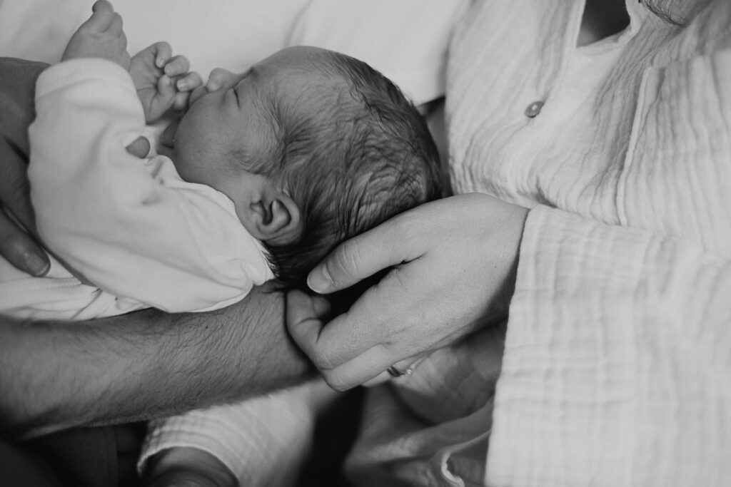 fotograf-stockach-radolfzell-bodensee-neugeborenenfotografie-newborn-homestory-familienfotograf