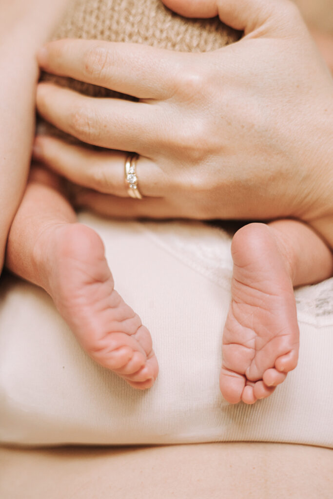 fotograf-stockach-radoloefzell-bodensee-newborn-homestory-babyshooting-fotoshooting